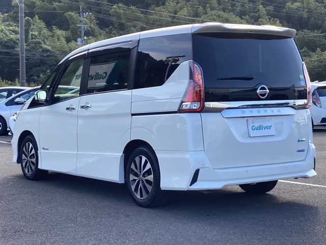 日産 セレナ ハイウェイスター G 佐賀県 2017(平29)年 7.4万km ブリリアントホワイトパール 純正9インチナビ/純正フリップダウンモニター/アラウンドビューモニター/両側パワースライドドア/プロパイロット/エマージェンシーブレーキ/LDW/スマートルームミラー/ETC/ドライブレコーダー/ステアリングリモコン/アイドリングストップ/電動パーキングブレーキ/オートブレーキホールド/プッシュスタート/インテリジェントキー/LEDヘッドライト/フォグライト/純正アルミホイール