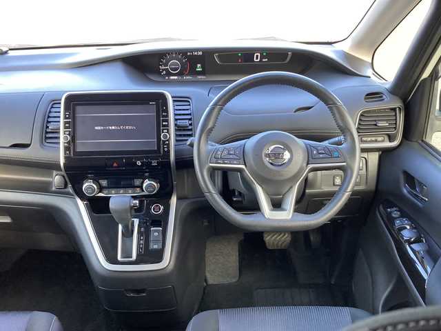 日産 セレナ ハイウェイスター G 佐賀県 2017(平29)年 7.4万km ブリリアントホワイトパール 純正9インチナビ/純正フリップダウンモニター/アラウンドビューモニター/両側パワースライドドア/プロパイロット/エマージェンシーブレーキ/LDW/スマートルームミラー/ETC/ドライブレコーダー/ステアリングリモコン/アイドリングストップ/電動パーキングブレーキ/オートブレーキホールド/プッシュスタート/インテリジェントキー/LEDヘッドライト/フォグライト/純正アルミホイール