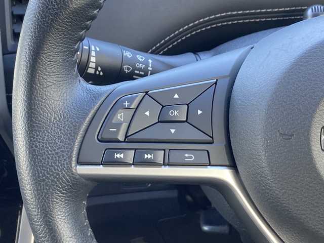 日産 セレナ ハイウェイスター G 佐賀県 2017(平29)年 7.4万km ブリリアントホワイトパール 純正9インチナビ/純正フリップダウンモニター/アラウンドビューモニター/両側パワースライドドア/プロパイロット/エマージェンシーブレーキ/LDW/スマートルームミラー/ETC/ドライブレコーダー/ステアリングリモコン/アイドリングストップ/電動パーキングブレーキ/オートブレーキホールド/プッシュスタート/インテリジェントキー/LEDヘッドライト/フォグライト/純正アルミホイール