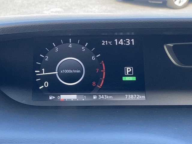 日産 セレナ ハイウェイスター G 佐賀県 2017(平29)年 7.4万km ブリリアントホワイトパール 純正9インチナビ/純正フリップダウンモニター/アラウンドビューモニター/両側パワースライドドア/プロパイロット/エマージェンシーブレーキ/LDW/スマートルームミラー/ETC/ドライブレコーダー/ステアリングリモコン/アイドリングストップ/電動パーキングブレーキ/オートブレーキホールド/プッシュスタート/インテリジェントキー/LEDヘッドライト/フォグライト/純正アルミホイール