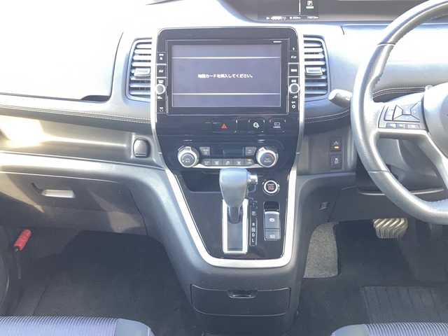 日産 セレナ ハイウェイスター G 佐賀県 2017(平29)年 7.4万km ブリリアントホワイトパール 純正9インチナビ/純正フリップダウンモニター/アラウンドビューモニター/両側パワースライドドア/プロパイロット/エマージェンシーブレーキ/LDW/スマートルームミラー/ETC/ドライブレコーダー/ステアリングリモコン/アイドリングストップ/電動パーキングブレーキ/オートブレーキホールド/プッシュスタート/インテリジェントキー/LEDヘッドライト/フォグライト/純正アルミホイール