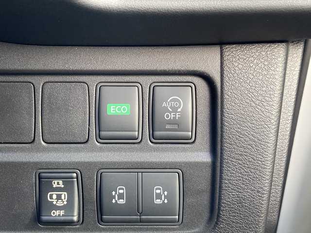 日産 セレナ ハイウェイスター G 佐賀県 2017(平29)年 7.4万km ブリリアントホワイトパール 純正9インチナビ/純正フリップダウンモニター/アラウンドビューモニター/両側パワースライドドア/プロパイロット/エマージェンシーブレーキ/LDW/スマートルームミラー/ETC/ドライブレコーダー/ステアリングリモコン/アイドリングストップ/電動パーキングブレーキ/オートブレーキホールド/プッシュスタート/インテリジェントキー/LEDヘッドライト/フォグライト/純正アルミホイール