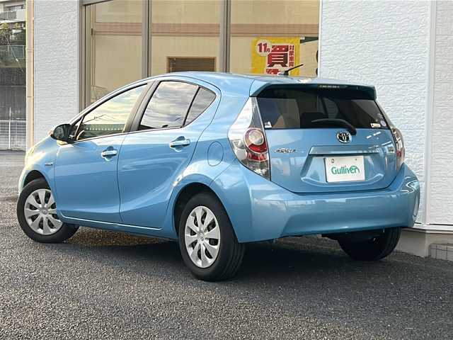 トヨタ アクア S 神奈川県 2013(平25)年 4.7万km クールソーダメタリック ワンオーナー/純正SDナビ/　Bluetooth/CD/ワンセグTV/バックカメラ/前後ドライブレコーダー/ETC/オートライト/純正フロアマット/プッシュスタート/スペアキー/保証書/取扱説明書