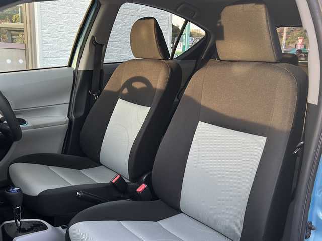 トヨタ アクア S 神奈川県 2013(平25)年 4.7万km クールソーダメタリック ワンオーナー/純正SDナビ/　Bluetooth/CD/ワンセグTV/バックカメラ/前後ドライブレコーダー/ETC/オートライト/純正フロアマット/プッシュスタート/スペアキー/保証書/取扱説明書