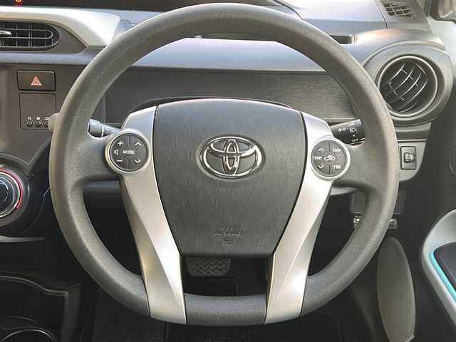 トヨタ アクア S 神奈川県 2013(平25)年 4.7万km クールソーダメタリック ワンオーナー/純正SDナビ/　Bluetooth/CD/ワンセグTV/バックカメラ/前後ドライブレコーダー/ETC/オートライト/純正フロアマット/プッシュスタート/スペアキー/保証書/取扱説明書