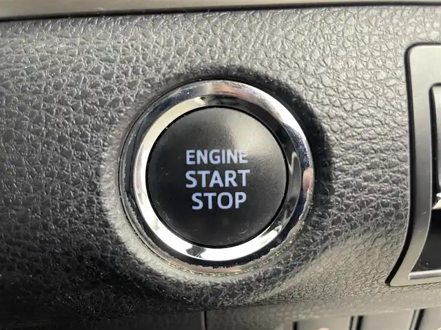 トヨタ ハリアー プレミアム 富山県 2017(平29)年 5.2万km スパークリングブラックパールクリスタルシャイン 純正9インチメモリナビ/フルセグTV/Bluetooth/バックカメラ/ETC/パワーバックドア/パワーシート/ハーフレザーシート/レーダークルーズコントロール/トヨタセーフティセンス/純正18インチアルミ/3眼LEDヘッドライト/オートハイビーム/オートライト/LEDフォグ/純正フロアマット/スマートキー/プッシュスタート