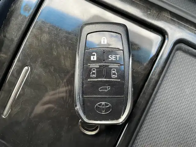 トヨタ ヴェルファイア Z Gエディション 熊本県 2016(平28)年 13.2万km ブラック ワンオーナー/アルパイン製ナビ/（CD・DVD・フルセグTV・BTオーディオ・SD）/バックカメラ/ビルトインETC/アルパイン製フリップダウンモニター（RSA10S-L）/純正18インチAW/クルーズコントロール/両側パワースライドドア/パワーバックドア/ハーフレザーシート/前席パワーシート・右前席シートメモリー/LEDヘッドライト/オートライト/フォグライト/ステアリングヒーター/前後コーナーセンサー/横滑り防止装置/ウィンカーミラー/純正フロアマット/純正ドアバイザー/新車保証書/取扱説明書/スマートスペアキー×1本