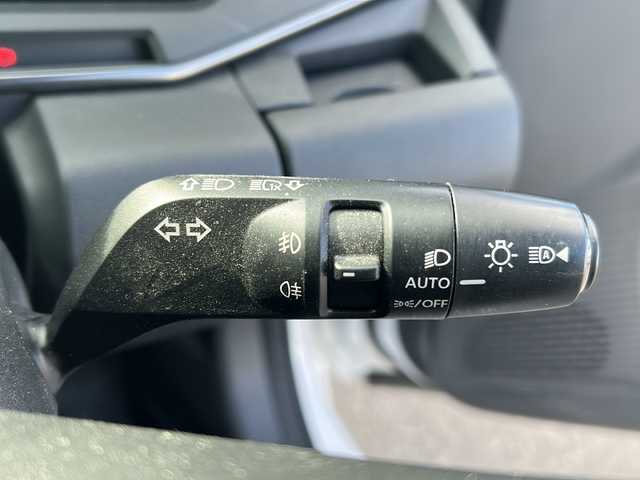 日産 オーラ ニスモ 香川県 2023(令5)年 4.7万km ピュアホワイトパール / スーパーブラック 2トーン 純正メーカーOP9インチワイドディスプレイ（フルセグTV/BT)/アラウンドビューモニター/ブラインドスポットモニター/デジタルインナーミラー/メーカーOPワイヤレス充電/車線逸脱防止支援/ルート減速支援/標識検知支援/ハンドル支援/速度標識表示/制限速度支援/後退時車両検知警報/ふらつき警報/トレースコントロール/パーソナルディスプレイ/プロパイロット/ドライブレコーダー/コーナーセンサー/ビルトインETC2.0/LEDヘッドライト/オートライト/スペアキー