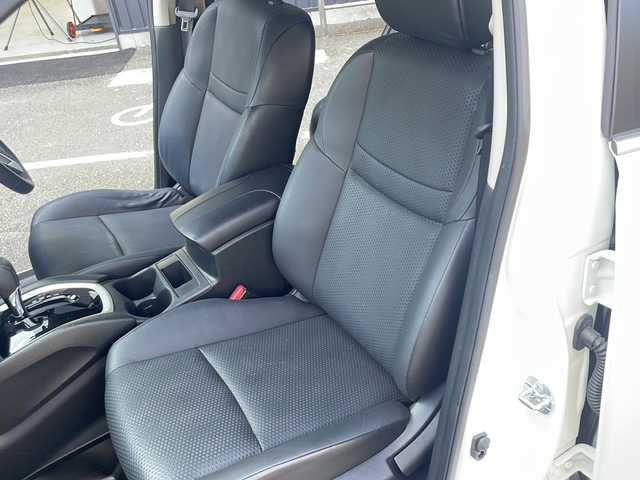 日産 エクストレイル 20X 大阪府 2017(平29)年 5.1万km ブリリアントホワイトパール 電動リアゲート/純正ナビ(ワンセグTV/AM・FM/CD/DVD/AUX/BT)/ビルトインETC/プッシュスタート/スマートキー/合皮シート/オートライト/LEDヘッドライト/ルーフレール/ドアバイザー/前後コーナーセンサー/純正フロアマット/純正18インチアルミホイール