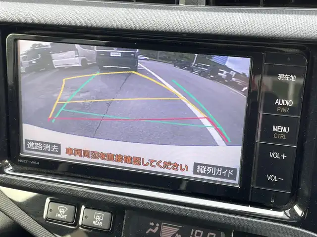 トヨタ アクア G G’s 大阪府 2015(平27)年 2.8万km ライムホワイトパールクリスタルシャイン 純正ナビ/   フルセグTV/CD/DVD/Bluetooth/バックモニター/横滑り防止装置/社外エアロ　/レーンキープアシスト/クルーズコントロール/ステアリングスイッチ/純正17インチアルミホイール/純正フロアマット/プッシュスタート/スマートキー/ハーフレザーシート/ＥＴＣ/ＬＥＤライト