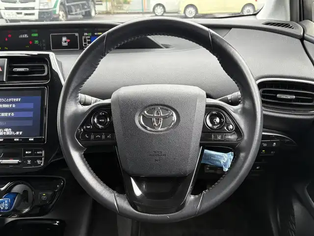 トヨタ プリウス A プレミアム 大分県 2019(平31)年 6.8万km ホワイトパールクリスタルシャイン ・純正9インチナビ/・フルセグテレビ/・バックカメラ/・モデリスタ/・AC100V/・レザーシート/・シートヒーターエアシートD+N/・ETC/・前後コーナーセンサー/・スペアキー/・オートマティックハイビーム/・ヘッドアップディスプレイ/・ワイヤレス充電/・ブラインドスポットモニター/・パワーシート