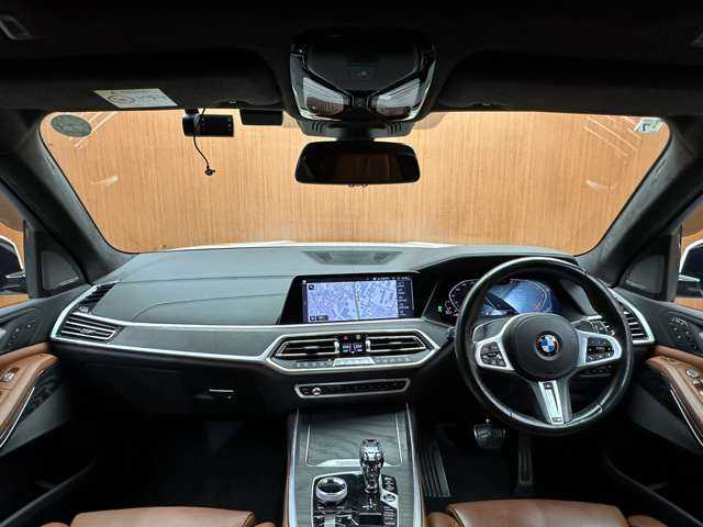 ＢＭＷ Ｘ７ xDrive35d Mスポーツ 千葉県 2020(令2)年 4.8万km ミネラルホワイト ウェルネスＰＫＧ　/パノラマＳＲ　/１オーナー　/６人乗り　/純正ナビ　/３６０°カメラ　/ＡＣＣ　/ＨＵＤ　/茶革　/シートヒーター　/ベンチレーター　/マッサージ機能　/ＬＥＤヘッドライト　/後席モニター　/エアサス