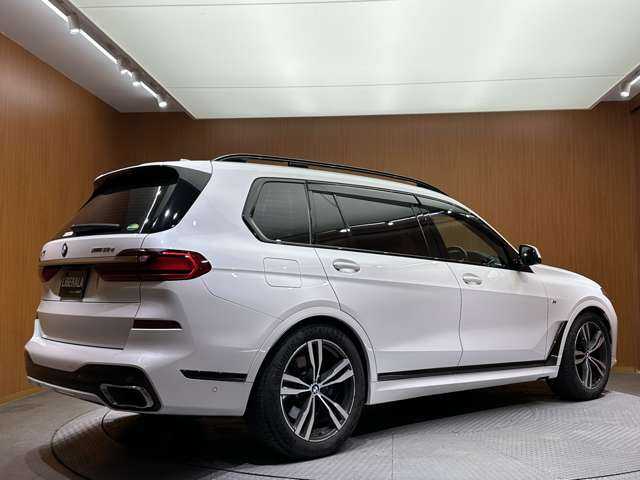 ＢＭＷ Ｘ７ xDrive35d Mスポーツ 千葉県 2020(令2)年 4.8万km ミネラルホワイト ウェルネスＰＫＧ　/パノラマＳＲ　/１オーナー　/６人乗り　/純正ナビ　/３６０°カメラ　/ＡＣＣ　/ＨＵＤ　/茶革　/シートヒーター　/ベンチレーター　/マッサージ機能　/ＬＥＤヘッドライト　/後席モニター　/エアサス