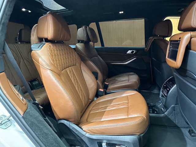ＢＭＷ Ｘ７ xDrive35d Mスポーツ 千葉県 2020(令2)年 4.8万km ミネラルホワイト ウェルネスＰＫＧ　/パノラマＳＲ　/１オーナー　/６人乗り　/純正ナビ　/３６０°カメラ　/ＡＣＣ　/ＨＵＤ　/茶革　/シートヒーター　/ベンチレーター　/マッサージ機能　/ＬＥＤヘッドライト　/後席モニター　/エアサス