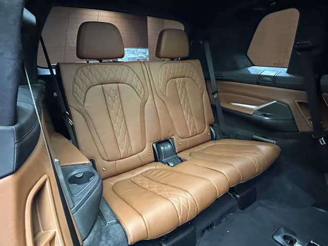 ＢＭＷ Ｘ７ xDrive35d Mスポーツ 千葉県 2020(令2)年 4.8万km ミネラルホワイト ウェルネスＰＫＧ　/パノラマＳＲ　/１オーナー　/６人乗り　/純正ナビ　/３６０°カメラ　/ＡＣＣ　/ＨＵＤ　/茶革　/シートヒーター　/ベンチレーター　/マッサージ機能　/ＬＥＤヘッドライト　/後席モニター　/エアサス