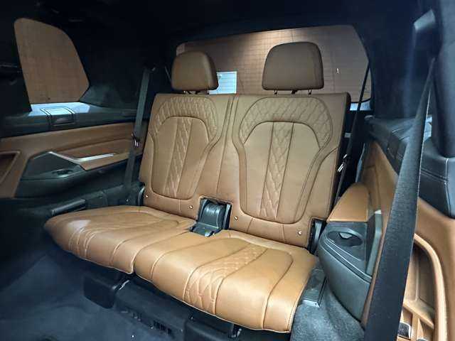 ＢＭＷ Ｘ７ xDrive35d Mスポーツ 千葉県 2020(令2)年 4.8万km ミネラルホワイト ウェルネスＰＫＧ　/パノラマＳＲ　/１オーナー　/６人乗り　/純正ナビ　/３６０°カメラ　/ＡＣＣ　/ＨＵＤ　/茶革　/シートヒーター　/ベンチレーター　/マッサージ機能　/ＬＥＤヘッドライト　/後席モニター　/エアサス