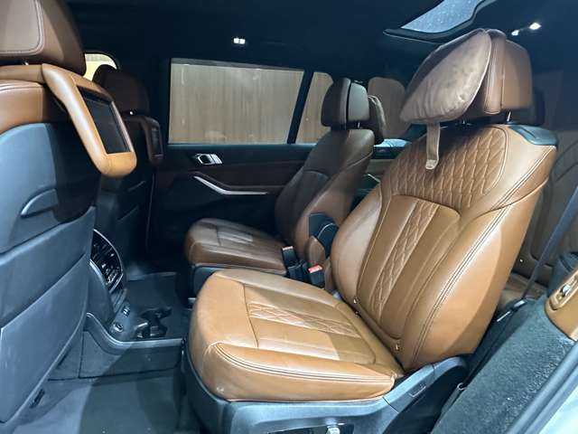 ＢＭＷ Ｘ７ xDrive35d Mスポーツ 千葉県 2020(令2)年 4.8万km ミネラルホワイト ウェルネスＰＫＧ　/パノラマＳＲ　/１オーナー　/６人乗り　/純正ナビ　/３６０°カメラ　/ＡＣＣ　/ＨＵＤ　/茶革　/シートヒーター　/ベンチレーター　/マッサージ機能　/ＬＥＤヘッドライト　/後席モニター　/エアサス