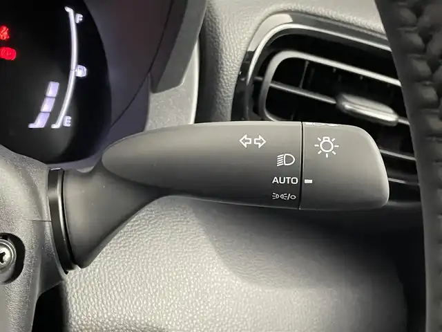 トヨタ ヤリスクロス ハイブリッド Z アドベンチャー 埼玉県 2025(令7)年 0.1千km プラチナホワイトパールマイカ 登録済未使用車　純正ナビ　パノラミックビューモニター　ＢＳＭ　ビルトインＥＴＣ２．０　セーフティセンス　レーダークルーズコントロール　シートヒーター　ステアリングヒーター　ＨＤＭＩ　オートハイビーム