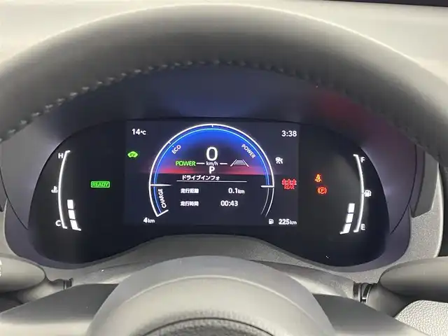 トヨタ ヤリスクロス ハイブリッド Z アドベンチャー 埼玉県 2025(令7)年 0.1千km プラチナホワイトパールマイカ 登録済未使用車　純正ナビ　パノラミックビューモニター　ＢＳＭ　ビルトインＥＴＣ２．０　セーフティセンス　レーダークルーズコントロール　シートヒーター　ステアリングヒーター　ＨＤＭＩ　オートハイビーム