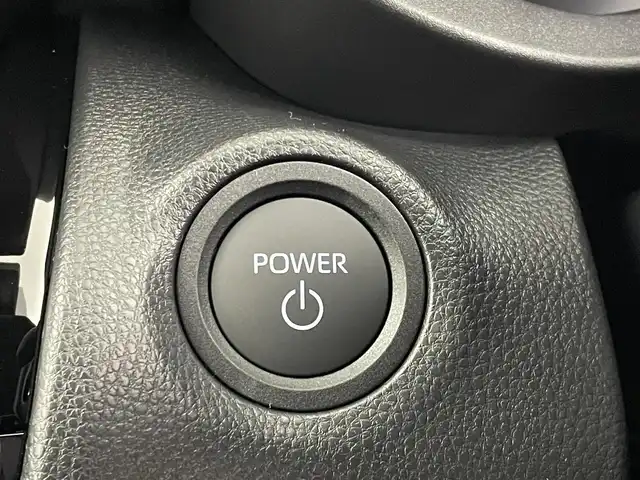 トヨタ ヤリスクロス ハイブリッド Z アドベンチャー 埼玉県 2025(令7)年 0.1千km プラチナホワイトパールマイカ 登録済未使用車　純正ナビ　パノラミックビューモニター　ＢＳＭ　ビルトインＥＴＣ２．０　セーフティセンス　レーダークルーズコントロール　シートヒーター　ステアリングヒーター　ＨＤＭＩ　オートハイビーム