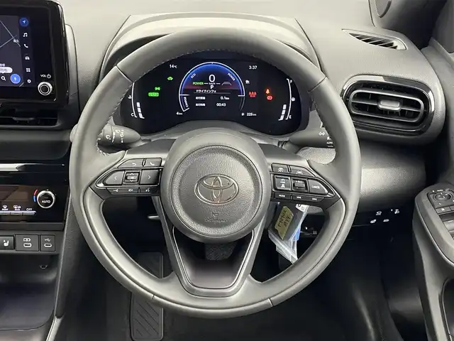 トヨタ ヤリスクロス ハイブリッド Z アドベンチャー 埼玉県 2025(令7)年 0.1千km プラチナホワイトパールマイカ 登録済未使用車　純正ナビ　パノラミックビューモニター　ＢＳＭ　ビルトインＥＴＣ２．０　セーフティセンス　レーダークルーズコントロール　シートヒーター　ステアリングヒーター　ＨＤＭＩ　オートハイビーム