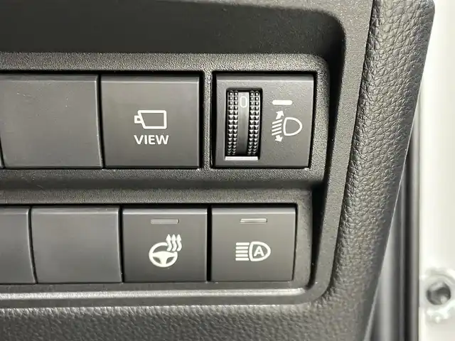 トヨタ ヤリスクロス ハイブリッド Z アドベンチャー 埼玉県 2025(令7)年 0.1千km プラチナホワイトパールマイカ 登録済未使用車　純正ナビ　パノラミックビューモニター　ＢＳＭ　ビルトインＥＴＣ２．０　セーフティセンス　レーダークルーズコントロール　シートヒーター　ステアリングヒーター　ＨＤＭＩ　オートハイビーム