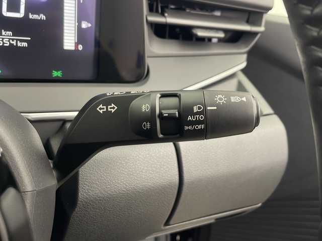 日産 ノート X FOUR 秋田県 2023(令5)年 2万km スーパーブラック 4WD/純正ディスプレイオーディオ　/AM/FM/Bluetooth/エマージェンシーブレーキ　/レーンキープアシスト　/横滑り防止装置　/前後クリアランスソナー/速度標識表示/標識検知支援/ふらつき警報　/オートマチックハイビーム　/前席シートヒーター　/ステアリングヒーター　/ＬＥＤヘッドライト/フォグランプ/オートブレーキホールド/電動パーキング/プッシュスタート/スペアキー/フロアマット/純正アルミホイール