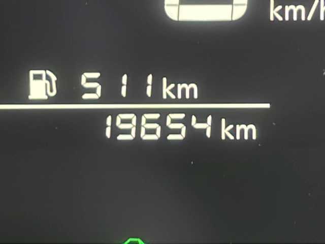 日産 ノート X FOUR 秋田県 2023(令5)年 2万km スーパーブラック 4WD/純正ディスプレイオーディオ　/AM/FM/Bluetooth/エマージェンシーブレーキ　/レーンキープアシスト　/横滑り防止装置　/前後クリアランスソナー/速度標識表示/標識検知支援/ふらつき警報　/オートマチックハイビーム　/前席シートヒーター　/ステアリングヒーター　/ＬＥＤヘッドライト/フォグランプ/オートブレーキホールド/電動パーキング/プッシュスタート/スペアキー/フロアマット/純正アルミホイール