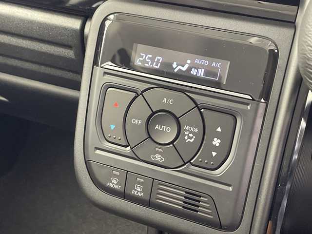 スズキ スペーシア カスタム HYBRID XS 千葉県 2025(令7)年 0.1千km ピュアホワイトパール/ブラック2トーン 届出済未使用車/スズキセーフティサポート/デュアルセンサーブレーキサポート/誤発進抑制機能/車線逸脱抑制機能/車線逸脱警報機能/ふらつき警報機能/先行車発進お知らせ機能/標識認識機能/ハイビームアシスト/アダプティブクルーズ/ヘッドアップディスプレイ/メーカーOP純正ナビ/　Bluetooth/Apple CarPlay/Android Auto/フルセグTV/全方位カメラ/両側パワースライドドア/純正15インチAW/ハーフレザーシート/前席シートヒーター/ステアリングヒーター/オートライト/LEDヘッドライト/フォグランプ/電子パーキング/オートブレーキホールド/リアサーキュレーター/シートバックテーブル/ロールサンシェイド/USB端子/プッシュスタート/スマートキー