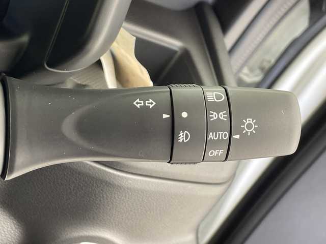 スズキ スペーシア カスタム HYBRID XS 千葉県 2025(令7)年 0.1千km ピュアホワイトパール/ブラック2トーン 届出済未使用車/スズキセーフティサポート/デュアルセンサーブレーキサポート/誤発進抑制機能/車線逸脱抑制機能/車線逸脱警報機能/ふらつき警報機能/先行車発進お知らせ機能/標識認識機能/ハイビームアシスト/アダプティブクルーズ/ヘッドアップディスプレイ/メーカーOP純正ナビ/　Bluetooth/Apple CarPlay/Android Auto/フルセグTV/全方位カメラ/両側パワースライドドア/純正15インチAW/ハーフレザーシート/前席シートヒーター/ステアリングヒーター/オートライト/LEDヘッドライト/フォグランプ/電子パーキング/オートブレーキホールド/リアサーキュレーター/シートバックテーブル/ロールサンシェイド/USB端子/プッシュスタート/スマートキー