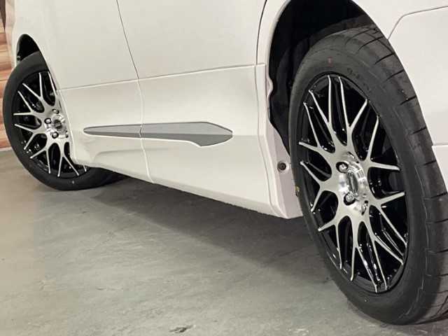 トヨタ エスクァイア ハイブリッド Gi 福島県 2020(令2)年 5.3万km ホワイトパールクリスタルシャイン AIS検査済み/【2501028810】/純正SDナビ/フルセグ/バックカメラ/クリアランスソナー/ステアリングリモコン/前席シートヒーター/両側パワスラ/ビルトインETC(2.0)/レザーシート/ウィンカーミラー/フリップダウンモニター/リアサンシェード/クルーズコントロール/前後ドラレコ/スマートキー/プッシュスタート/フロアマット/17AW テクノピア カシーナ XV-5（社外）/BFグッドリッチ g-FORCE フェノム T/A（社外）