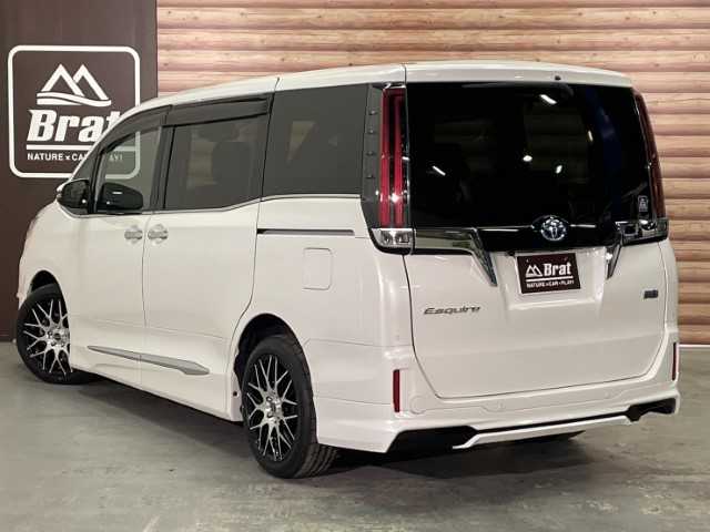 トヨタ エスクァイア ハイブリッド Gi 福島県 2020(令2)年 5.3万km ホワイトパールクリスタルシャイン AIS検査済み/【2501028810】/純正SDナビ/フルセグ/バックカメラ/クリアランスソナー/ステアリングリモコン/前席シートヒーター/両側パワスラ/ビルトインETC(2.0)/レザーシート/ウィンカーミラー/フリップダウンモニター/リアサンシェード/クルーズコントロール/前後ドラレコ/スマートキー/プッシュスタート/フロアマット/17AW テクノピア カシーナ XV-5（社外）/BFグッドリッチ g-FORCE フェノム T/A（社外）