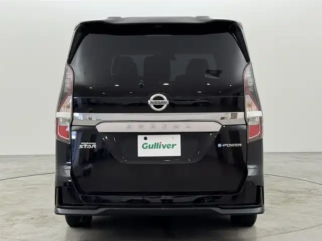 日産 セレナ e－パワー ハイウェイスター V 福岡県 2020(令2)年 4.8万km ダイヤモンドブラック 後席モニター　/純正１０型ナビ　/フルセグTV　/ＥＴＣ　/ナビ連動前方ドライブレコーダー　/プロパイロット　/コーナーセンサー　/エマージェンシーブレーキ　/レーンキープ　/ＢＳＭ　/パーキングアシスト　/両側電動スライドドア　/シートヒーター　/ステアリングヒーター　/純正ＡＷサマータイヤ積込