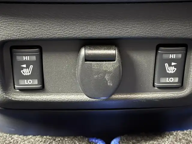 日産 セレナ e－パワー ハイウェイスター V 福岡県 2020(令2)年 4.8万km ダイヤモンドブラック 後席モニター　/純正１０型ナビ　/フルセグTV　/ＥＴＣ　/ナビ連動前方ドライブレコーダー　/プロパイロット　/コーナーセンサー　/エマージェンシーブレーキ　/レーンキープ　/ＢＳＭ　/パーキングアシスト　/両側電動スライドドア　/シートヒーター　/ステアリングヒーター　/純正ＡＷサマータイヤ積込