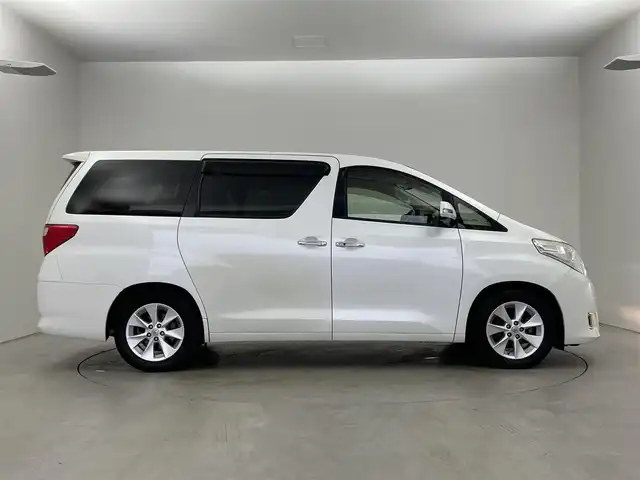 トヨタ アルファード 350G 埼玉県 2013(平25)年 6.7万km ホワイトパールクリスタルシャイン サンルーフ　純正８インチナビ　純正フリップダウンモニター　バックカメラ　パワーシート　両側パワースライドドア　キセノンヘッドライト　パワーバックドア　ビルトインETC　クルーズコントロール