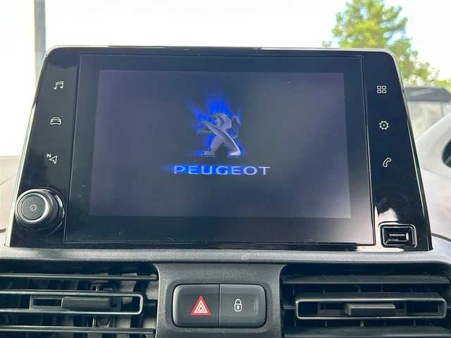 プジョー リフター GT 大阪府 2022(令4)年 3.1万km パール 純正ナビ/   Bluetooth/USB/バックモニター/衝突軽減ブレーキ/横滑り防止装置/コーナーセンサー/ＢＳＭ/クルーズコントロール/レーンキープアシスト/パドルシフト/ダウンヒルアシストコントロール/前後ドライブレコーダー/純正フロアマット/プッシュスタート/スマートキー/ＥＴＣ