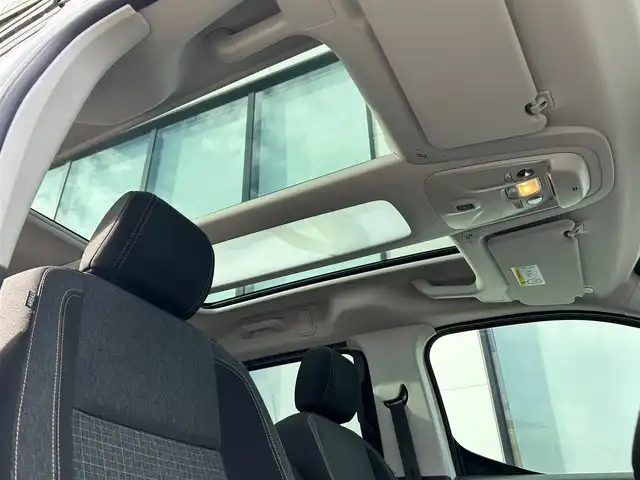 プジョー リフター GT 大阪府 2022(令4)年 3.1万km パール 純正ナビ/   Bluetooth/USB/バックモニター/衝突軽減ブレーキ/横滑り防止装置/コーナーセンサー/ＢＳＭ/クルーズコントロール/レーンキープアシスト/パドルシフト/ダウンヒルアシストコントロール/前後ドライブレコーダー/純正フロアマット/プッシュスタート/スマートキー/ＥＴＣ