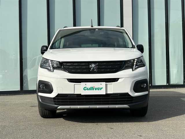 プジョー リフター GT 大阪府 2022(令4)年 3.1万km パール 純正ナビ/   Bluetooth/USB/バックモニター/衝突軽減ブレーキ/横滑り防止装置/コーナーセンサー/ＢＳＭ/クルーズコントロール/レーンキープアシスト/パドルシフト/ダウンヒルアシストコントロール/前後ドライブレコーダー/純正フロアマット/プッシュスタート/スマートキー/ＥＴＣ