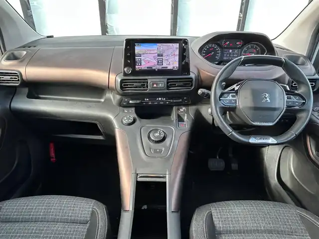 プジョー リフター GT 大阪府 2022(令4)年 3.1万km パール 純正ナビ/   Bluetooth/USB/バックモニター/衝突軽減ブレーキ/横滑り防止装置/コーナーセンサー/ＢＳＭ/クルーズコントロール/レーンキープアシスト/パドルシフト/ダウンヒルアシストコントロール/前後ドライブレコーダー/純正フロアマット/プッシュスタート/スマートキー/ＥＴＣ