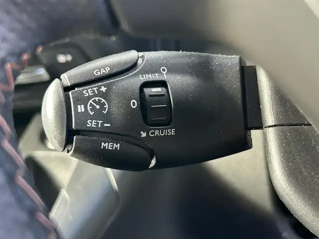 プジョー リフター GT 大阪府 2022(令4)年 3.1万km パール 純正ナビ/   Bluetooth/USB/バックモニター/衝突軽減ブレーキ/横滑り防止装置/コーナーセンサー/ＢＳＭ/クルーズコントロール/レーンキープアシスト/パドルシフト/ダウンヒルアシストコントロール/前後ドライブレコーダー/純正フロアマット/プッシュスタート/スマートキー/ＥＴＣ