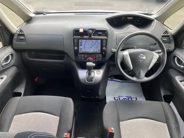 日産 セレナ ライダー Bライン Sハイブリッド 静岡県 2014(平26)年 9.3万km ブリリアントホワイトパール (株)IDOMが運営する【じしゃロン焼津店】の自社ローン専用車両になります。こちらは現金またはオートローンご利用時の価格です。自社ローンご希望の方は別途その旨お申付け下さい /純正ＳＤナビ/(フルセグＴＶ/Ｂｌｕｅｔｏｏｔｈ接続/ＣＤ/ＤＶＤ)/純正後席モニター/両側パワースライドドア/クルーズコントロール/バックカメラ/ＥＴＣ/ＬＥＤヘッドライト/オートライト/プッシュスタート＆スマートキー