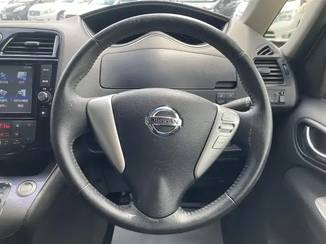 日産 セレナ ライダー Bライン Sハイブリッド 静岡県 2014(平26)年 9.3万km ブリリアントホワイトパール (株)IDOMが運営する【じしゃロン焼津店】の自社ローン専用車両になります。こちらは現金またはオートローンご利用時の価格です。自社ローンご希望の方は別途その旨お申付け下さい /純正ＳＤナビ/(フルセグＴＶ/Ｂｌｕｅｔｏｏｔｈ接続/ＣＤ/ＤＶＤ)/純正後席モニター/両側パワースライドドア/クルーズコントロール/バックカメラ/ＥＴＣ/ＬＥＤヘッドライト/オートライト/プッシュスタート＆スマートキー