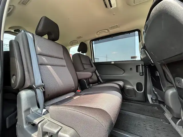 日産 セレナ e－パワー ハイウェイスター V 大阪府 2021(令3)年 2.1万km ブリリアントホワイトパール ワンオーナー　/プロパイロット/スマートルームミラー/純正ナビ　/   フルセグTV/CD/DVD/Bluetooth/USB/全方位モニター　/１１インチ後席モニター　　/衝突軽減ブレーキ/クリアランスソナー　　/両側パワースライドドア　/前後ドライブレコーダー/純正15インチアルミホイール　/純正フロアマット/プッシュスタート/スマートキー　/ＥＴＣ　/ＬＥＤ