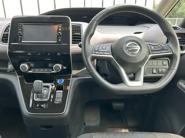 日産 セレナ e－パワー ハイウェイスター V 大阪府 2021(令3)年 2.1万km ブリリアントホワイトパール ワンオーナー　/プロパイロット/スマートルームミラー/純正ナビ　/   フルセグTV/CD/DVD/Bluetooth/USB/全方位モニター　/１１インチ後席モニター　　/衝突軽減ブレーキ/クリアランスソナー　　/両側パワースライドドア　/前後ドライブレコーダー/純正15インチアルミホイール　/純正フロアマット/プッシュスタート/スマートキー　/ＥＴＣ　/ＬＥＤ