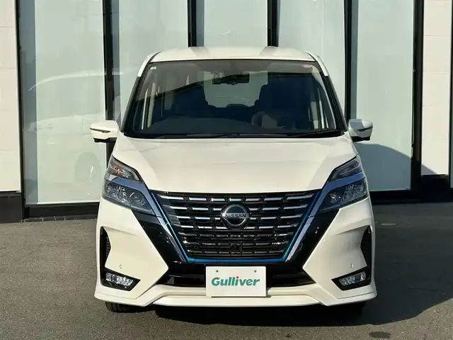 日産 セレナ e－パワー ハイウェイスター V 大阪府 2021(令3)年 2.1万km ブリリアントホワイトパール ワンオーナー　/プロパイロット/スマートルームミラー/純正ナビ　/   フルセグTV/CD/DVD/Bluetooth/USB/全方位モニター　/１１インチ後席モニター　　/衝突軽減ブレーキ/クリアランスソナー　　/両側パワースライドドア　/前後ドライブレコーダー/純正15インチアルミホイール　/純正フロアマット/プッシュスタート/スマートキー　/ＥＴＣ　/ＬＥＤ