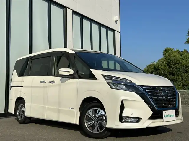 日産 セレナ e－パワー ハイウェイスター V 大阪府 2021(令3)年 2.1万km ブリリアントホワイトパール ワンオーナー　/プロパイロット/スマートルームミラー/純正ナビ　/   フルセグTV/CD/DVD/Bluetooth/USB/全方位モニター　/１１インチ後席モニター　　/衝突軽減ブレーキ/クリアランスソナー　　/両側パワースライドドア　/前後ドライブレコーダー/純正15インチアルミホイール　/純正フロアマット/プッシュスタート/スマートキー　/ＥＴＣ　/ＬＥＤ