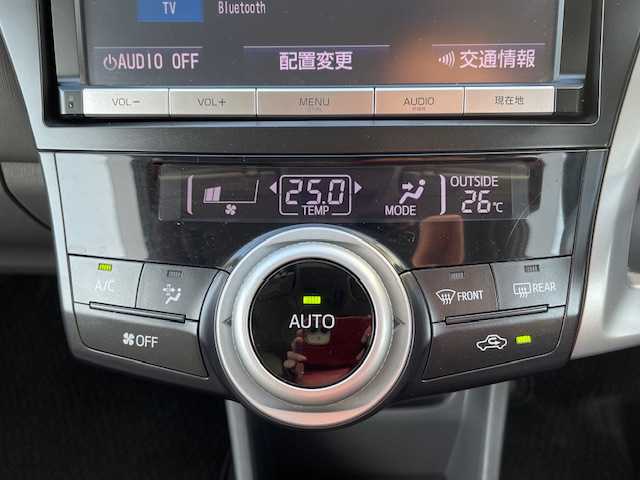 トヨタ プリウス α G ツーリングセレクション 富山県 2014(平26)年 9.3万km ブラック (株)IDOMが運営する【じしゃロン富山店】の自社ローン専用車両になります。こちらは現金またはオートローンご利用時の価格です。自社ローンご希望の方は別途その旨お申し付け下さい/純正SDナビ/FM/AM/フルセグ/Bluetooth/バックカメラ/前方ドライブレコーダー/クルーズコントロール/LEDヘッドライト/オートライト/ステアリングリモコン/プッシュスタート/スマートキー/スペアキー/社外LEDルームランプ/取説