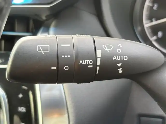 トヨタ ハリアー Z 茨城県 2020(令2)年 5.7万km ホワイトパールクリスタルシャイン JBLサウンド/ワイヤレス充電/全方位カメラ/純正ナビ/LEDヘッドライト/追従型クルーズコントロール/ETC2.0/前後コーナーセンサー/デジタルインナーミラー/スペアキー/電動リアゲート/Bluetooth接続/スマートキー/オートマチックハイビーム/W＋サイドエアバック/フルセグTV（走行中視聴不可）/純正フロアマット/純正アルミホイール