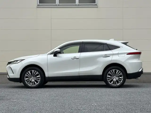 トヨタ ハリアー Z 茨城県 2020(令2)年 5.7万km ホワイトパールクリスタルシャイン JBLサウンド/ワイヤレス充電/全方位カメラ/純正ナビ/LEDヘッドライト/追従型クルーズコントロール/ETC2.0/前後コーナーセンサー/デジタルインナーミラー/スペアキー/電動リアゲート/Bluetooth接続/スマートキー/オートマチックハイビーム/W＋サイドエアバック/フルセグTV（走行中視聴不可）/純正フロアマット/純正アルミホイール