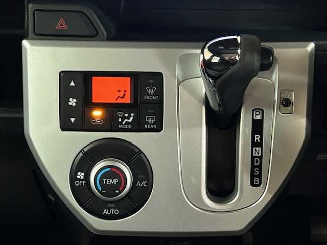 ダイハツ ウェイク X SA 道央・札幌 2015(平27)年 5.8万km ブラックマイカメタリック 【2510007025】/４ＷＤ　/ターボ　/衝突軽減ブレーキ　/ナビＴＶ　/バックカメラ　/片側電動スライドドア　/シートヒーター　/社外１４インチアルミホイール　/後席サンシェード　/プッシュスタート　/オートライト　/ＬＥＤヘッドライト/フォグライト